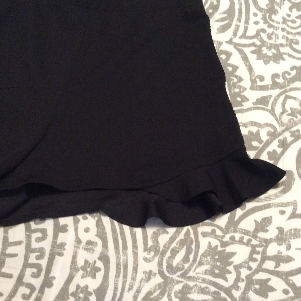 Kimmie Ruffle Rhinestone Short - Picture 6 of 11
